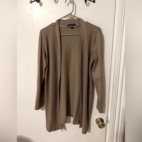 Like New! Karen Scott M Cardigan - Picture 2 of 5